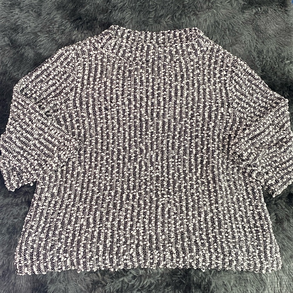 Vince Camuto puffy knit black and white blouse